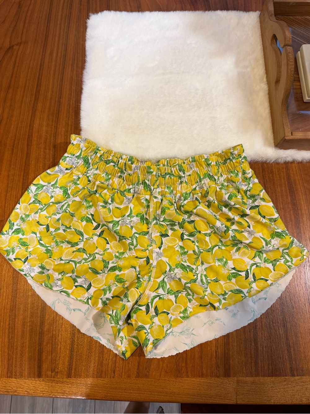 Lululemon shorts size 6